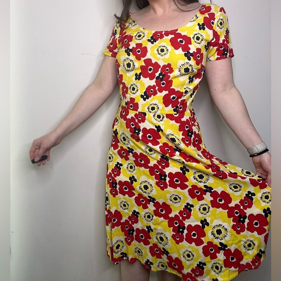 Pretty Vacant Floral Retro Swing Dress Size 12 Yellow and Red - Picture 2 of 15